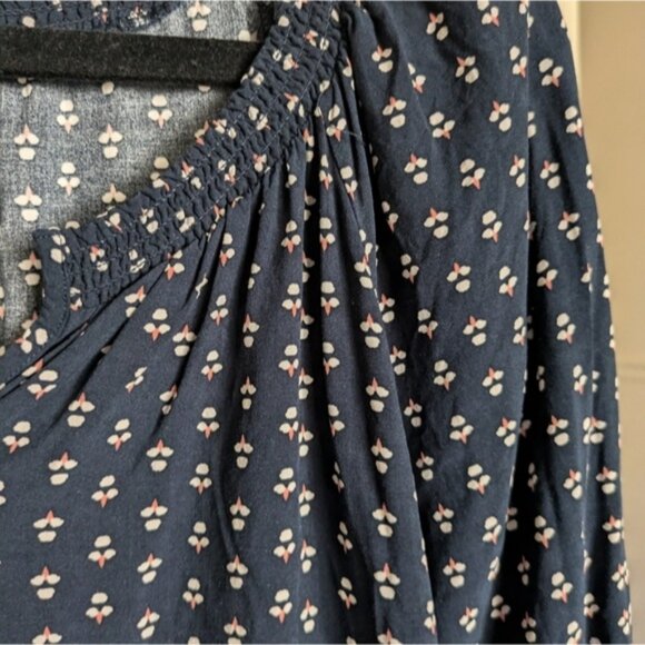Les Serein Navy Floral Flowy Blouse sz XL Casual Chic - Picture 5 of 6